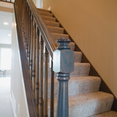 craftsman stairs with carpet