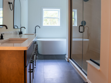 Capstone Soaking Tub
