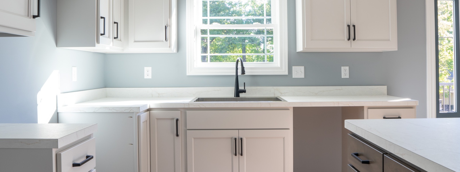 Kitchen by a lake